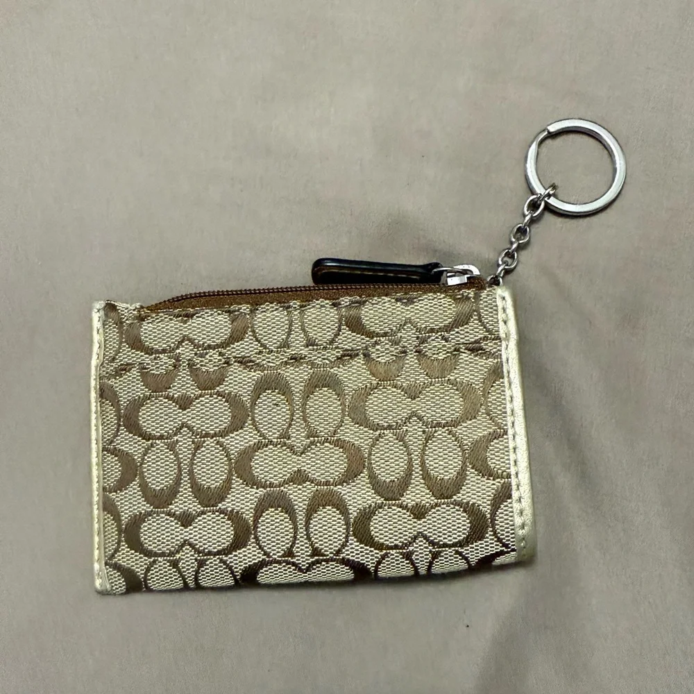 Signature Coach Keychain Wallet - Picture 2 of 3